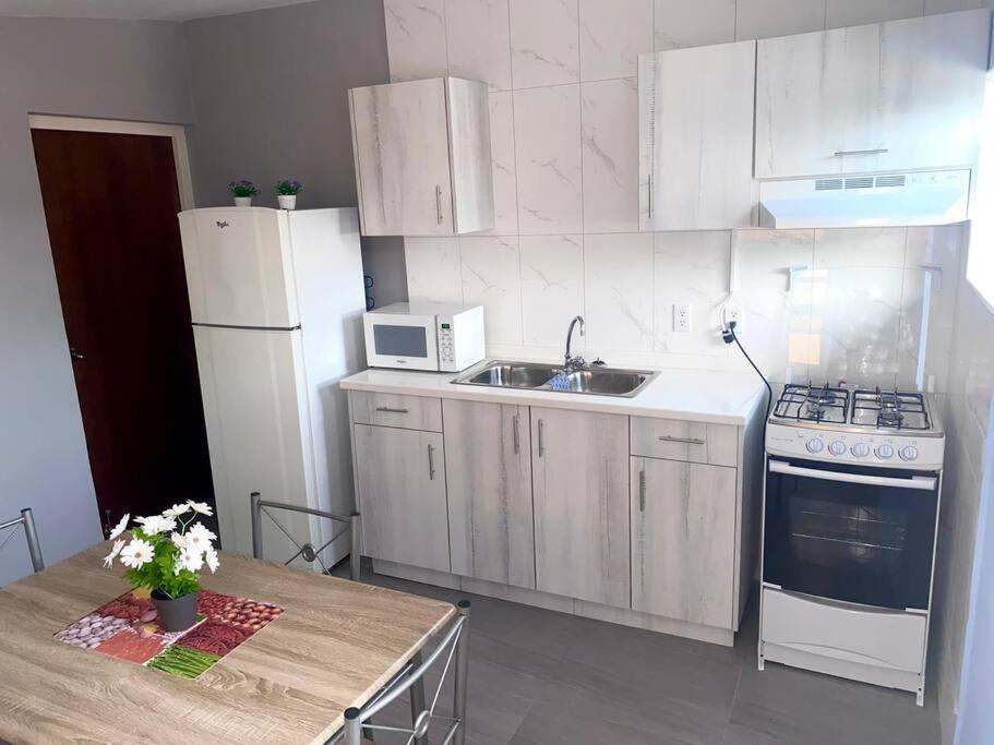 Cozy 1-Bedroom Apartment Close To City Center Willemstad Exterior foto