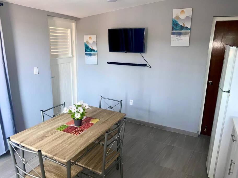 Cozy 1-Bedroom Apartment Close To City Center Willemstad Exterior foto